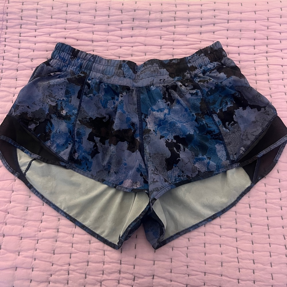 Lululemon Hotty Hot Shorts - Blue patterned - Size 8